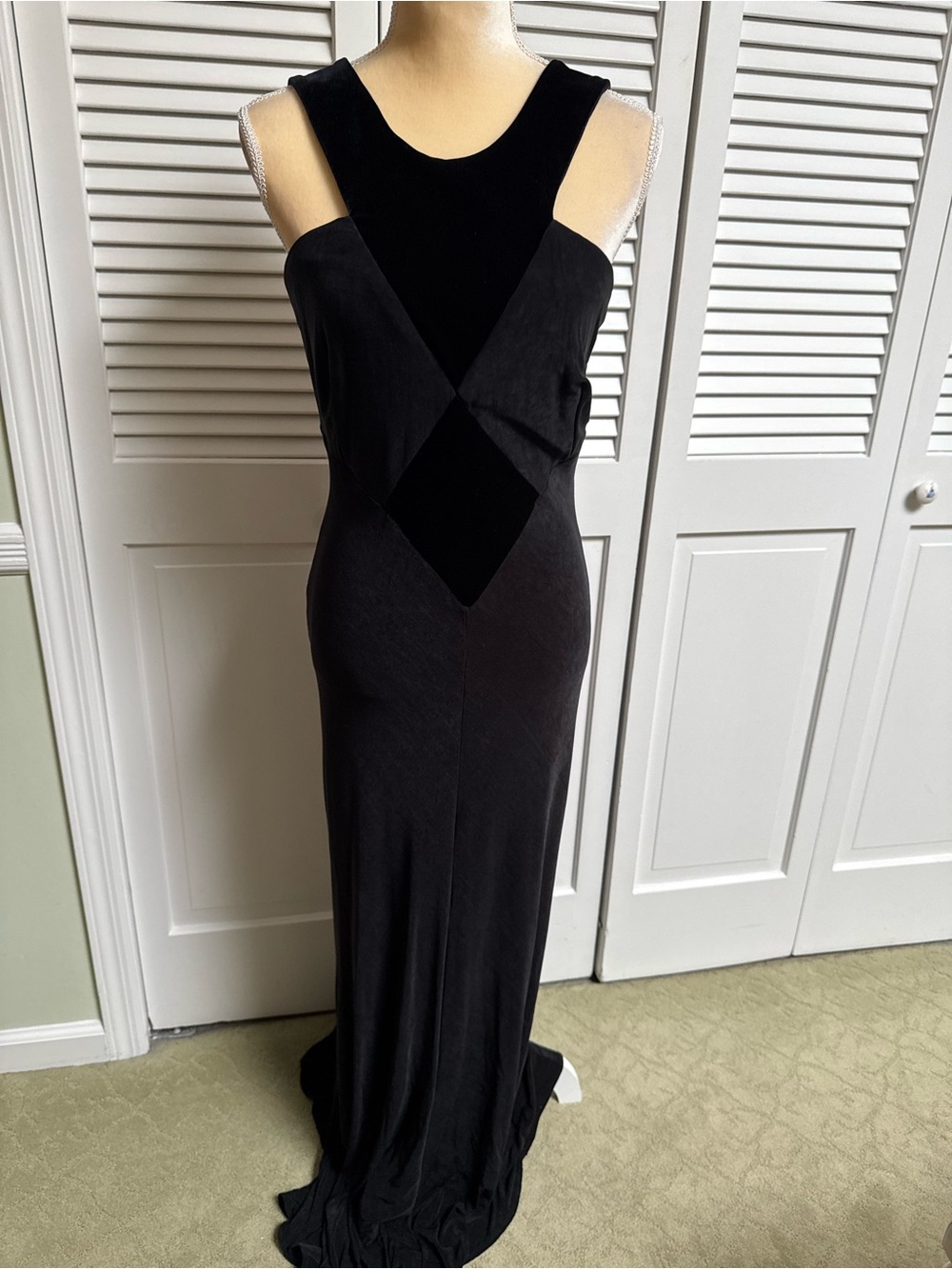 Black Velvet Accent Evening Gown - Women Dresses Size 12 - Picture 2 of 9